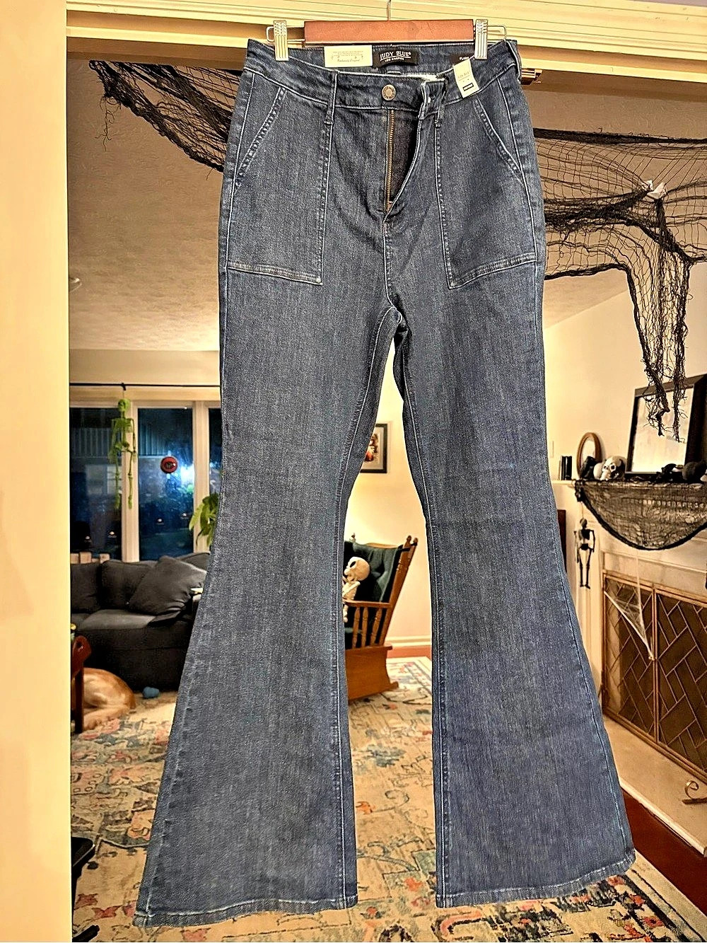 Judy Blue High Rise Flare Jeans in Blue NWT Sz 11